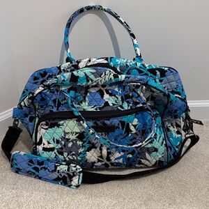Vera Bradley Cotton Quilted Weekender Travel bag in Camofloral Print